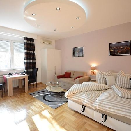 Politika Apartment Beograd Bagian luar foto