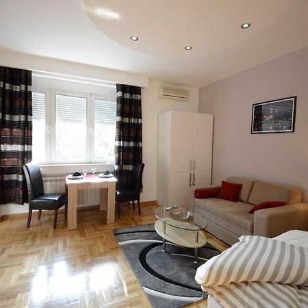 Politika Apartment Beograd Bagian luar foto