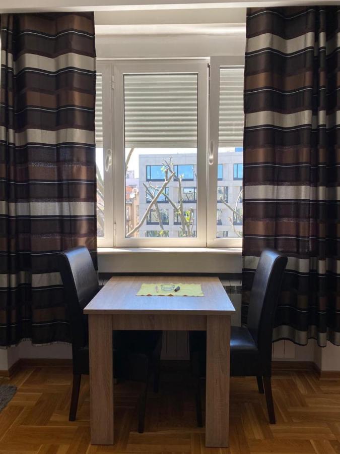 Politika Apartment Beograd Bagian luar foto
